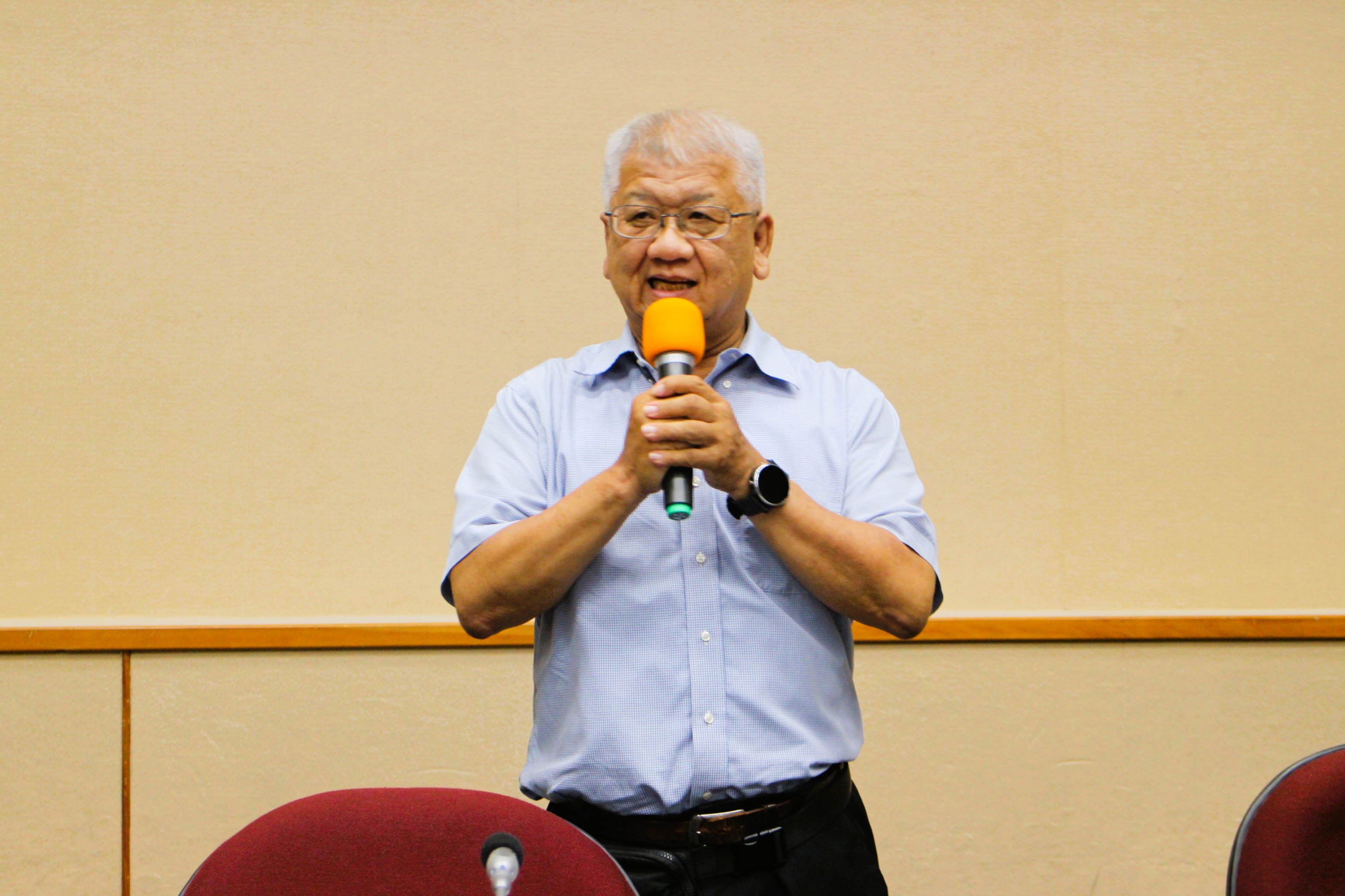 114年6月18日頒贈退休人員獎狀、紀念品